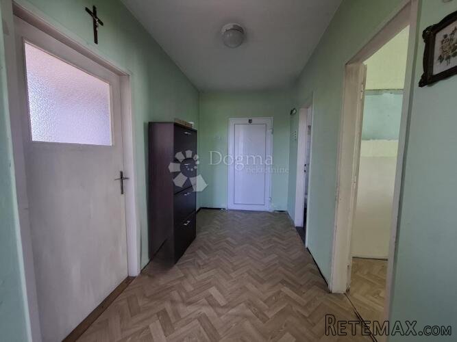 Stan s dvorištem i pomoćnim zgradama - 2