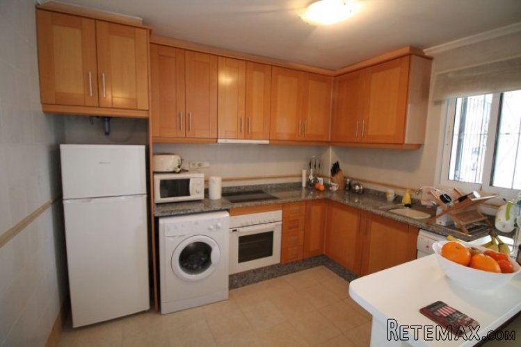 Nicely presented penthouse apartment located in the quaint.. - 3