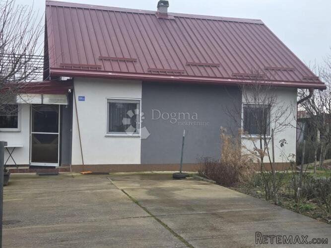 Obiteljska kuća Lučko Ježdovec