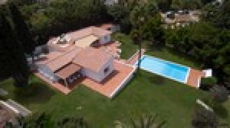 4 Bedrooms - Villa - Malaga - For Sale