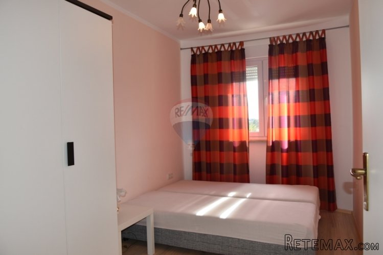 Kuća sa 2 stana,3 km od mora - 4