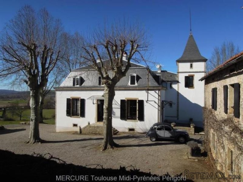 8 bedroom House For Sale: 46100..