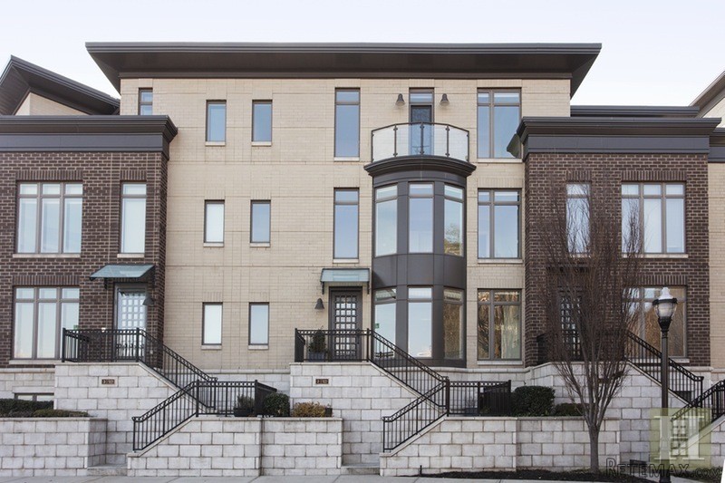 4 bedroom Apartment For Sale: 2 HENLEY..