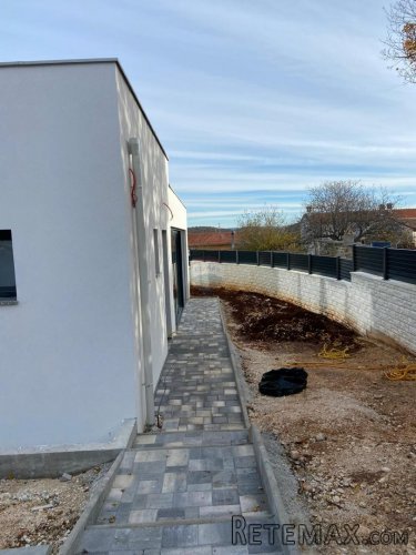 Istra, Rovinjsko selo kuća sa dvorištem - 9