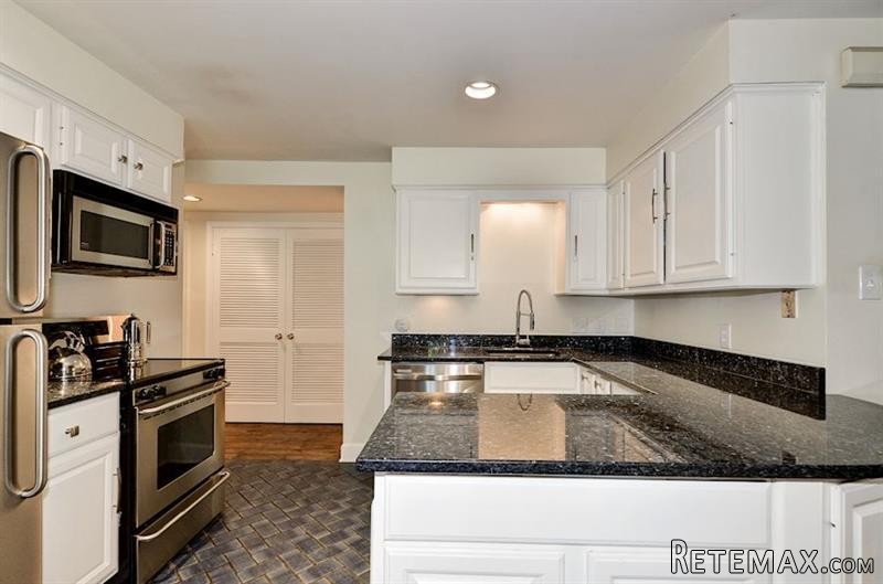 2 bedroom Town House For Sale: 1645.. - 2