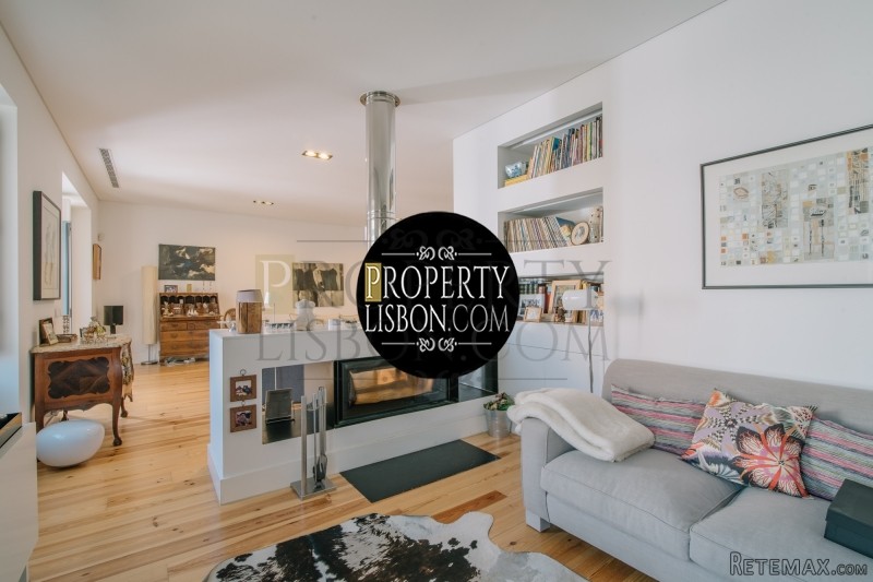 T4 Lisbon Apartment with Pool & Huge..