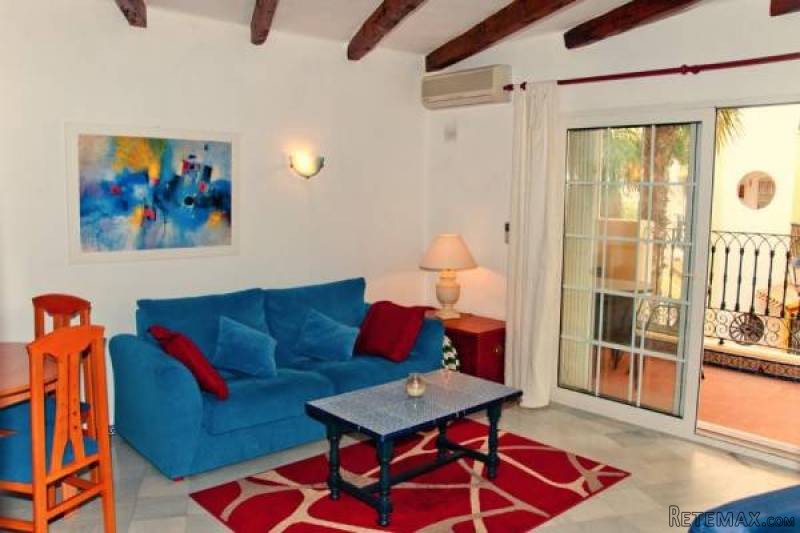 2 Bedroom 1 Bathroom Apartment In..