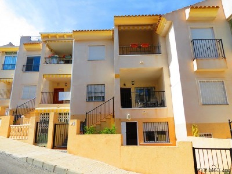 3 bedroom, 2 bathroom Apartment, (build..