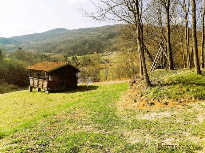 Zemljište livada i voćnjak u Remetincu