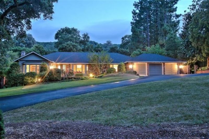 desirable Monte Sereno residence