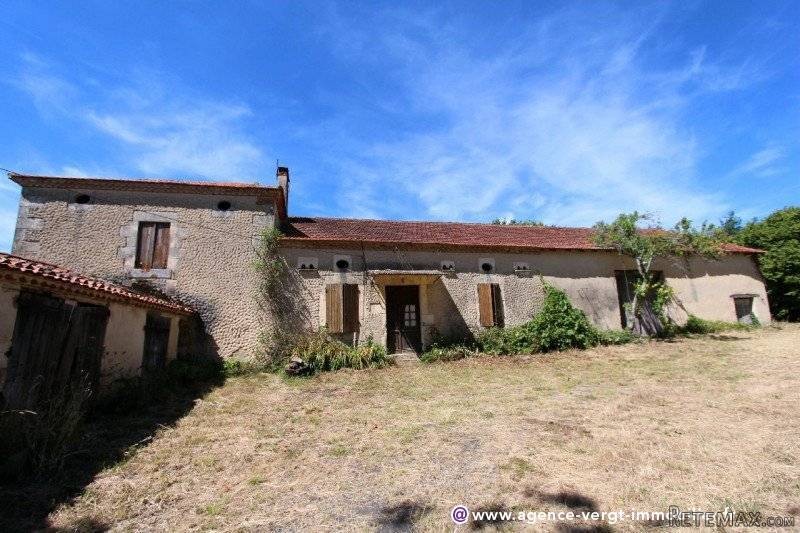 Ref 28140 : Ensemble À Renover!! - 2