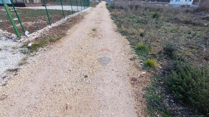 Istra, Peroj, 2 parcele kod Barbarige - 2