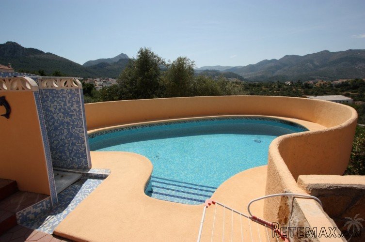 Villa for sale in Orba! The house consists of two floors.. - 2