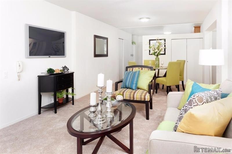 2 bedroom House Share For Sale: 1979.. - 2