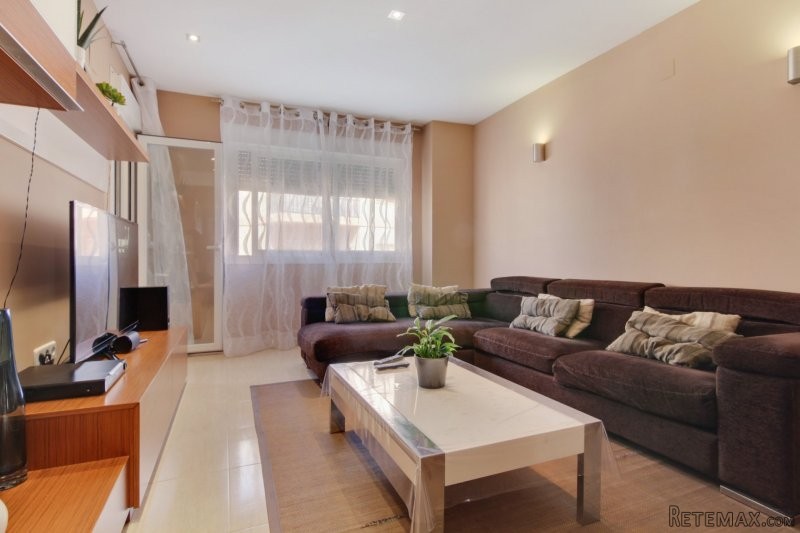Stunning modern 3 bedroom apartment