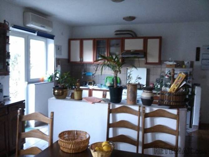 ISTRA,PULA - SAMOSTOJEĆA VIŠEKATNICA - 3