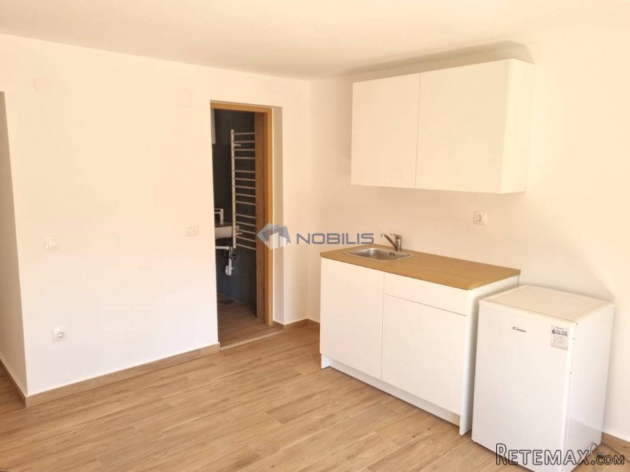 Karlovac, drvena kuća 168 m2 s tri apartmana - 8