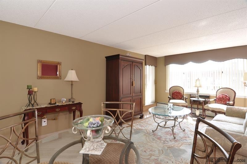 1 bedroom House For Sale: 703 Pelham.. - 2