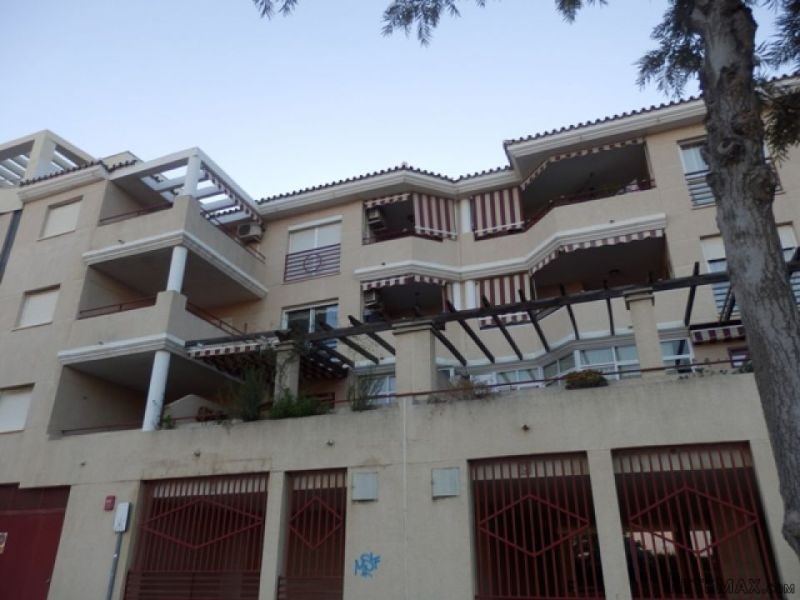 2 bedroom, 1 bathroom Apartment, (build..