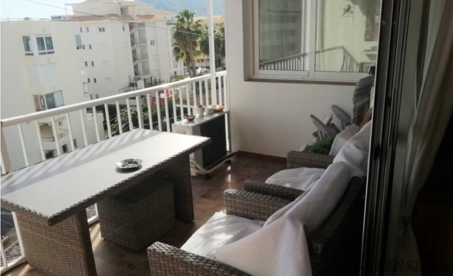 Apartamento de 100m2 con 2 dorm. 2 baños. salón, cocina r.. - 2