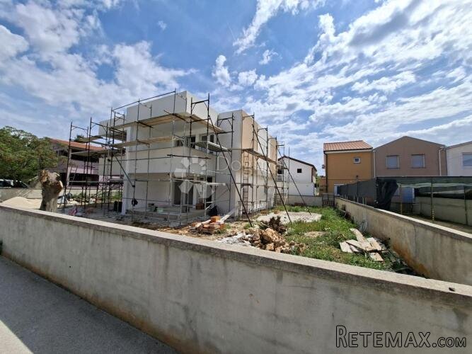 Dvoetažni apartman sa bazenom - 2