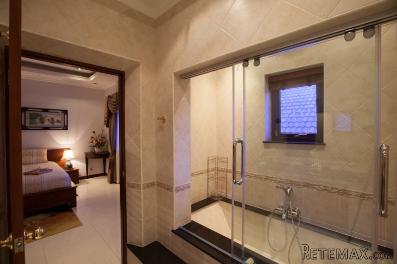 Majestic Residence: 4 plus bedroom.. - 2