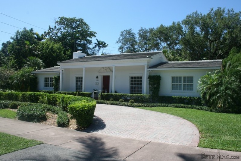 3 bedroom House For Sale: 1110 S..