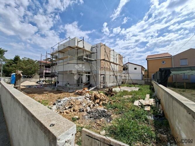Dvoetažni apartman sa bazenom - 3