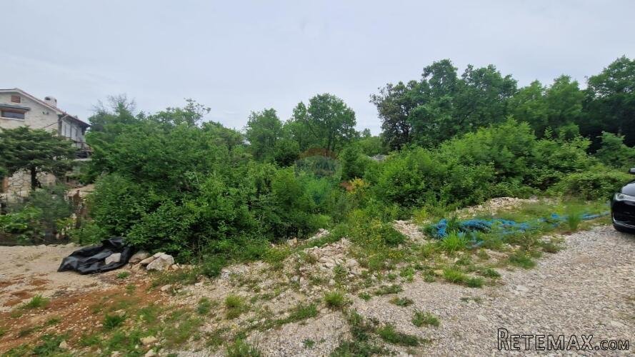 Istra,Trget- Građevinsko zemljište s pogledom na more, 1 km - 3