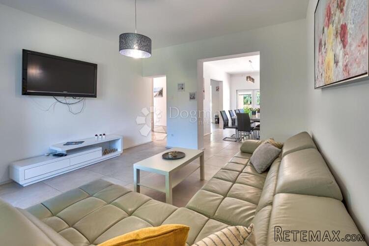 Villa s bazenom - 900 m od plaže - 3
