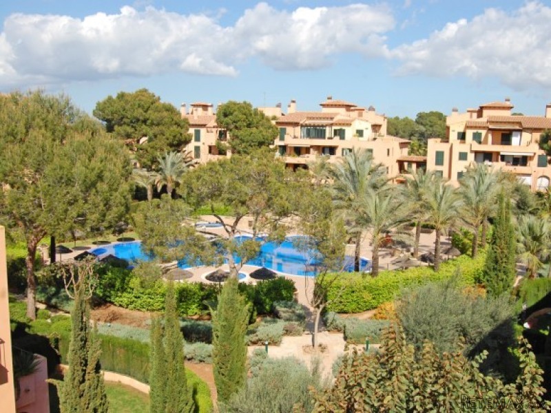 Mediterranean Apartment With Garden
