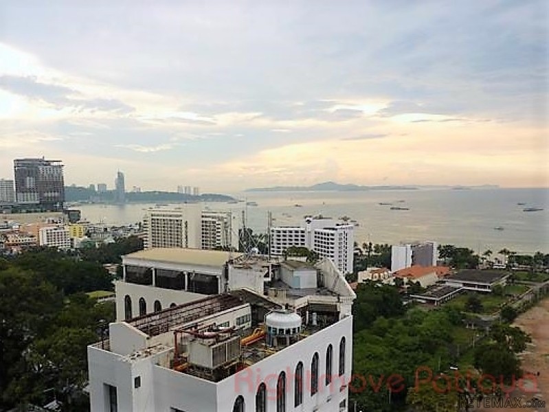 2 Bedroom Condo for sale in Central..