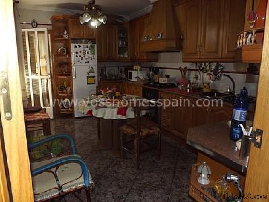 NEGOCIABLE - Large commercial investment, DISCO/PUB, BAR.. - 8