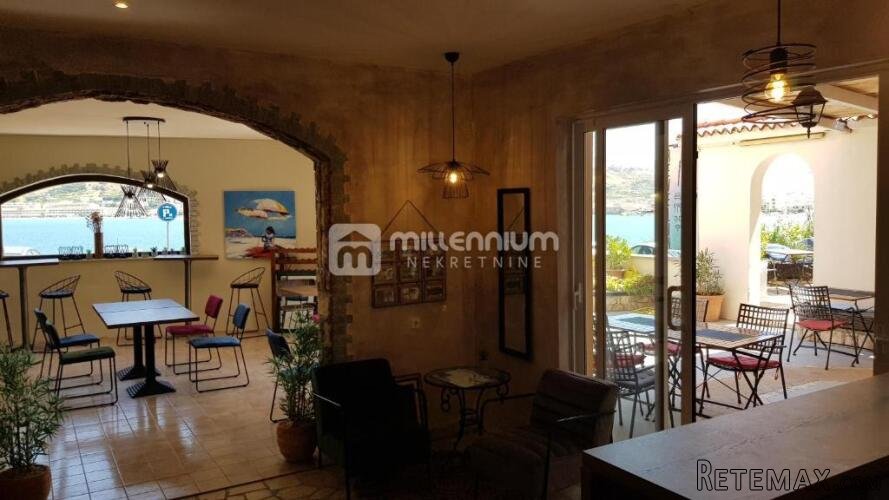 Pag, 580m2, samostojeća kuća prvi red do mora - 2