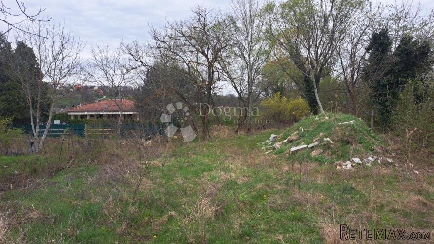 Zemljište za komercijalno-stambeno gradnju