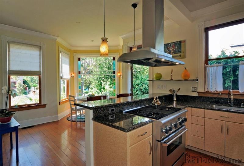 Block of Apartments For Sale: 319 W.. - 2