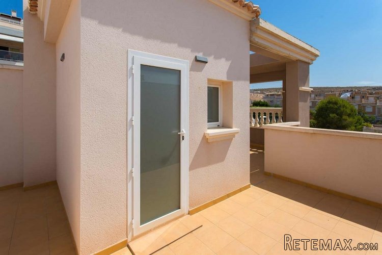 Los bungalows se ubican en un complejo residencial.. - 3