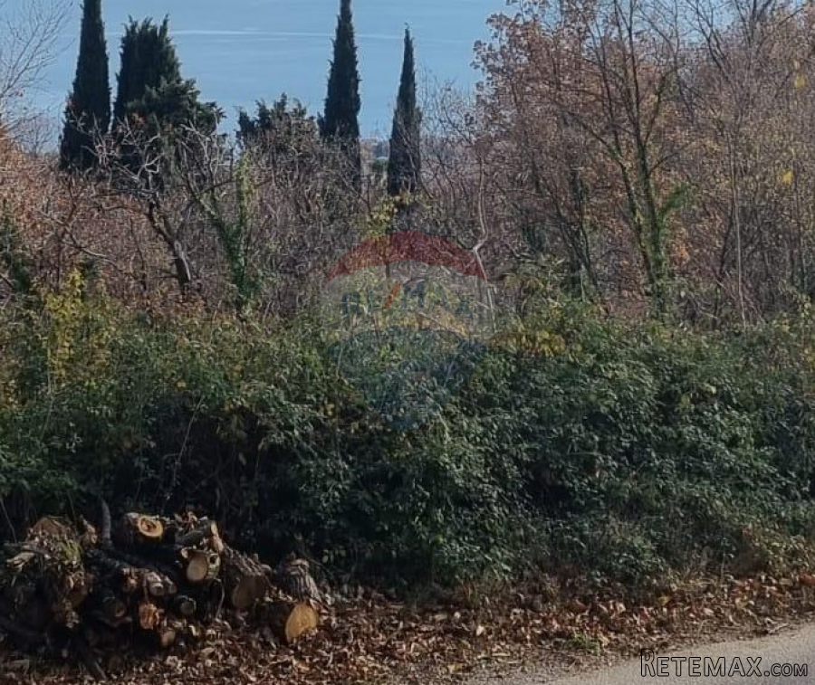 OPATIJA - Poljane - građevinski teren - 1.100 m2