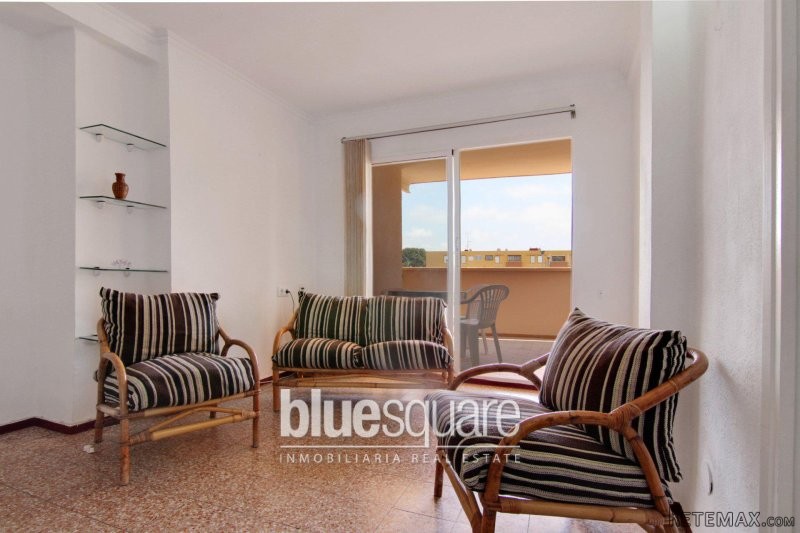 Centrally Located 3 Bedroom Apartment.. - 2