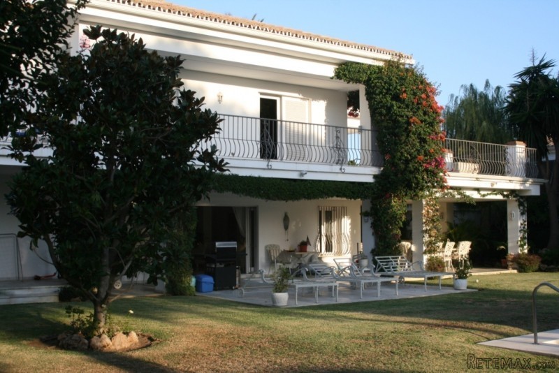 Second Line Beach Family Villa - 2