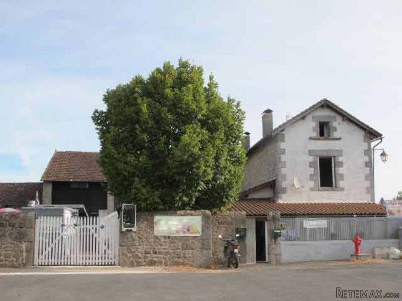 3 Bedroom Village House With Courtyard..