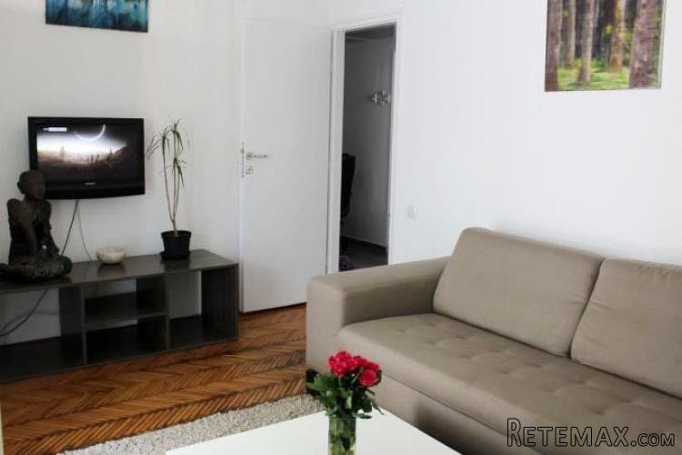 Centar - Skupstina, renoviran, 2 terase, lift, kompletna..