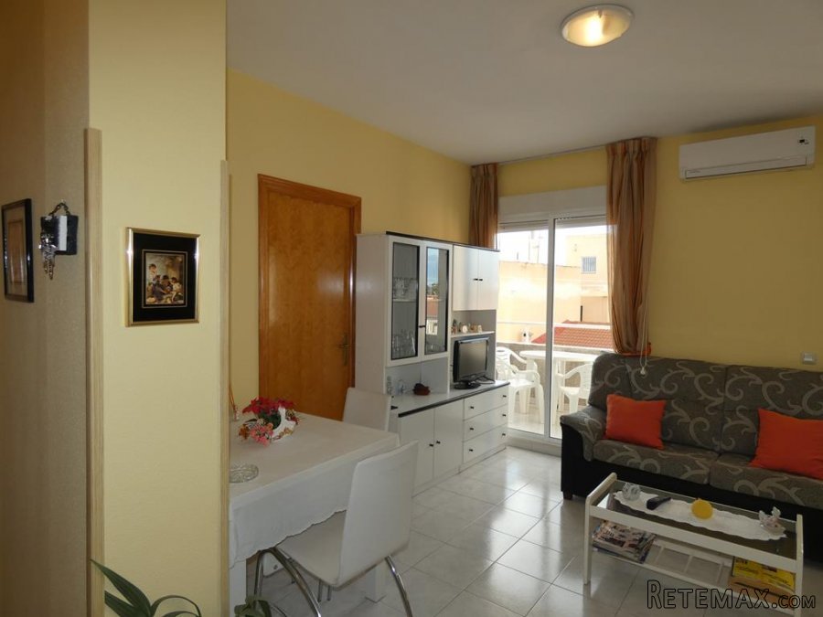 Apartamento de 2 dormitorios, salón-comedor, cuarto de.. - 2