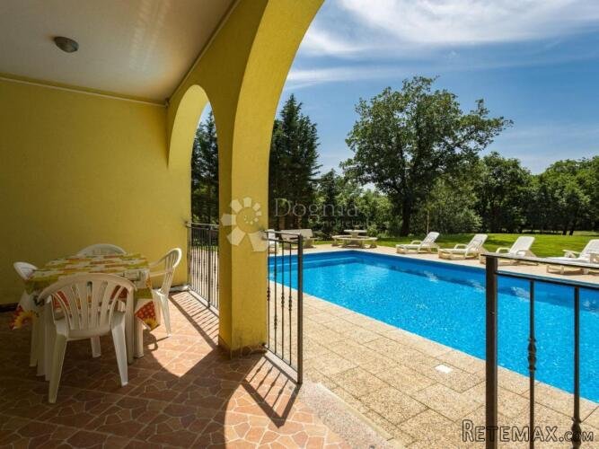 Kuća s tri apartmana (14 osoba) - 2