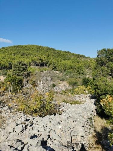 POLJOPRIVREDNO ZEMLJIŠTE sa kamenim ruševnim kućicama - 2