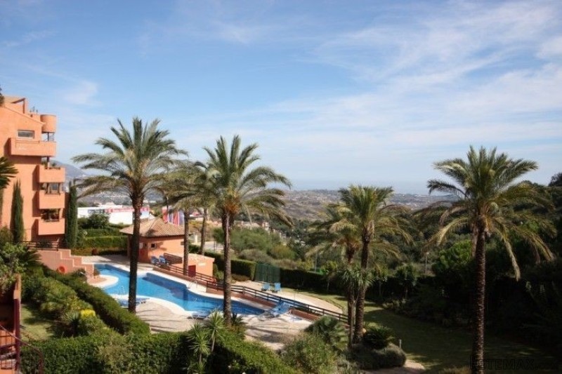 3 Bedroom Middle Floor Apartment