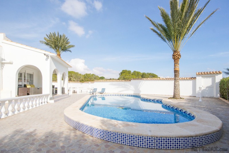 5 Bedrooms - Villa - Alicante - For Sale - 2