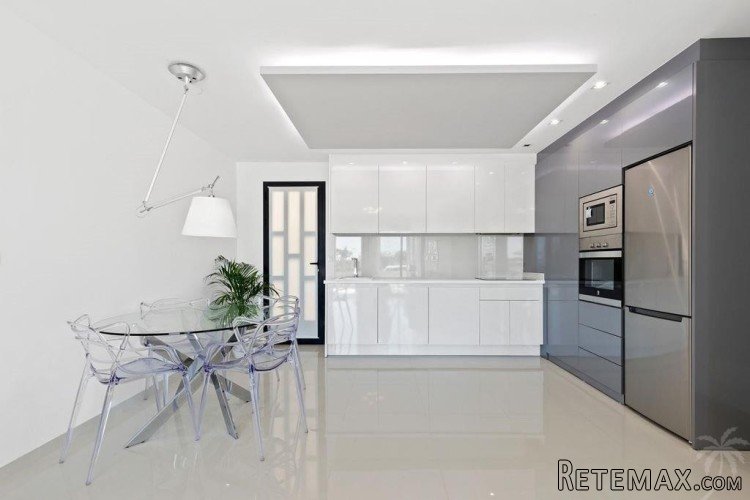 Beautiful new complex with 2 and 3 bedroom apartments. The.. - 4