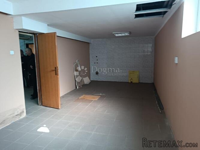 Prilika - Poslovni prostor donja Dubrava (NAJAM 1200€)