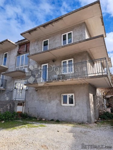 PROSTRANA KUĆA SA APARTMANIMA + POSLOVNI PROSTOR - 4